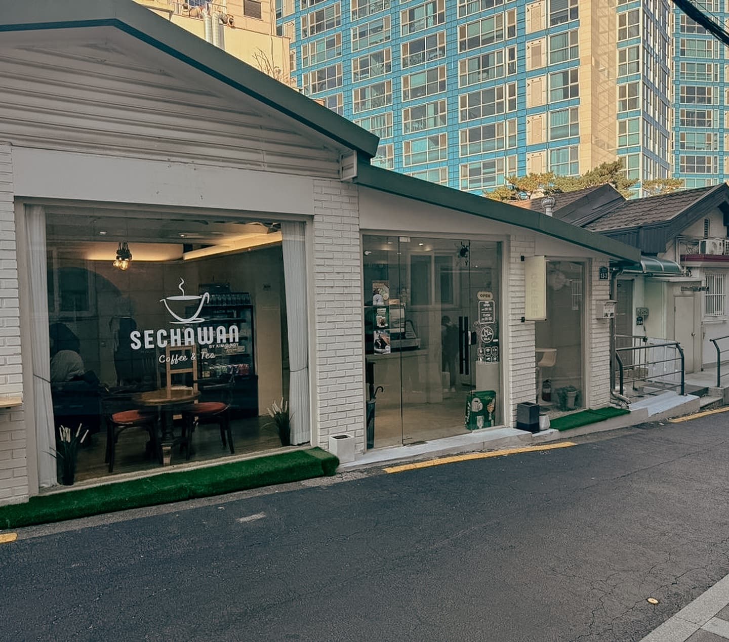 Sechawan Coffee & Tea in Jung District
