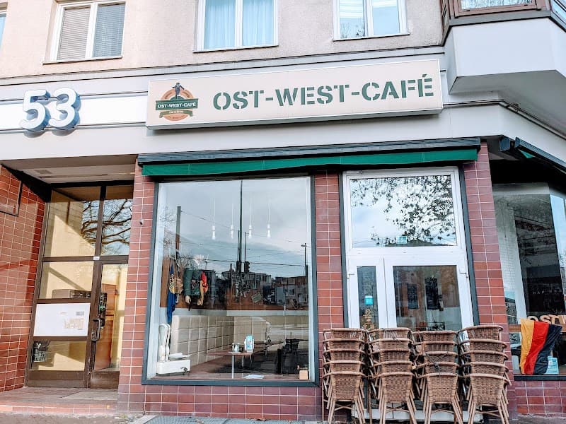 Ost-West-Café in Gesundbrunnen