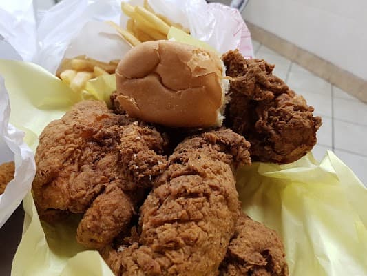 Louisiana Famous Fried Chicken in Los Angeles