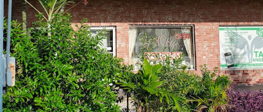 Dar-e-Panjetan Center mosque in Fort Lauderdale, FL