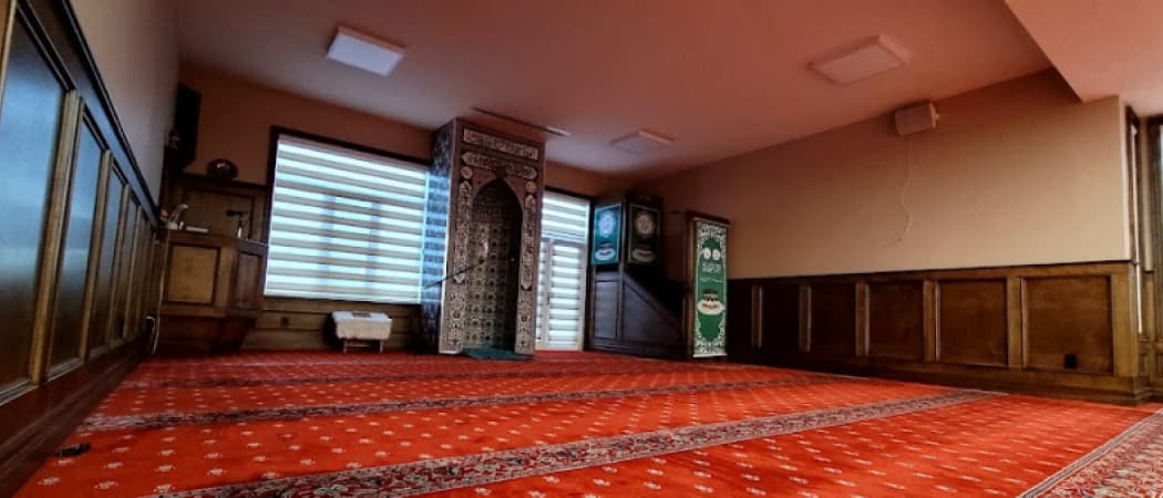Aziz Mahmud Hüdayi Vakfı mosque in Toronto, ON