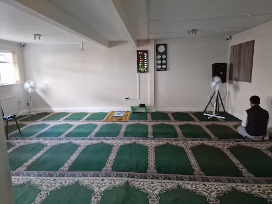 Quwwatul Islam / Mosque