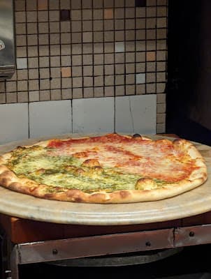 Dani's House of Pizza in Kew Gardens