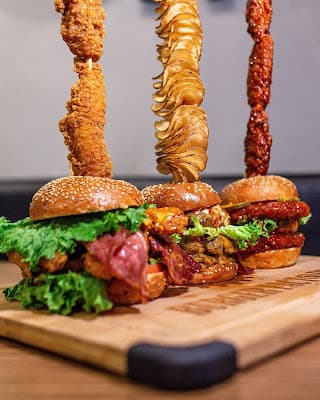 Burger Factory in Lombard