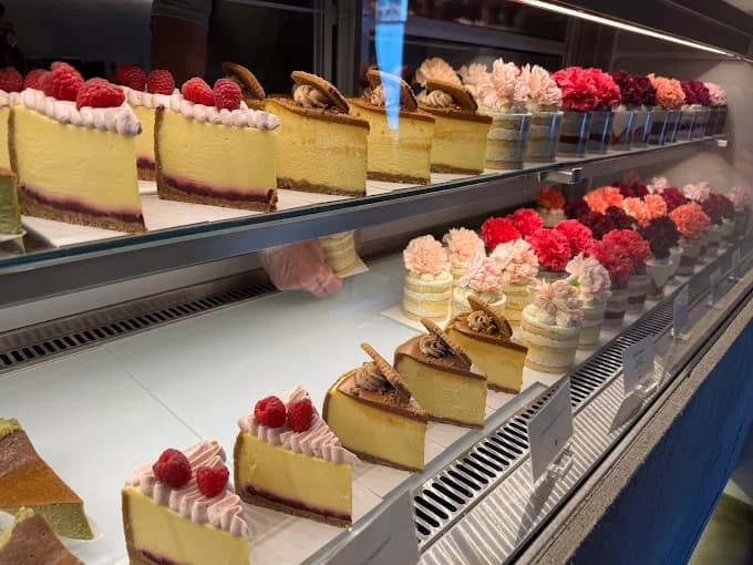 Hinar Dessert Bar & Café