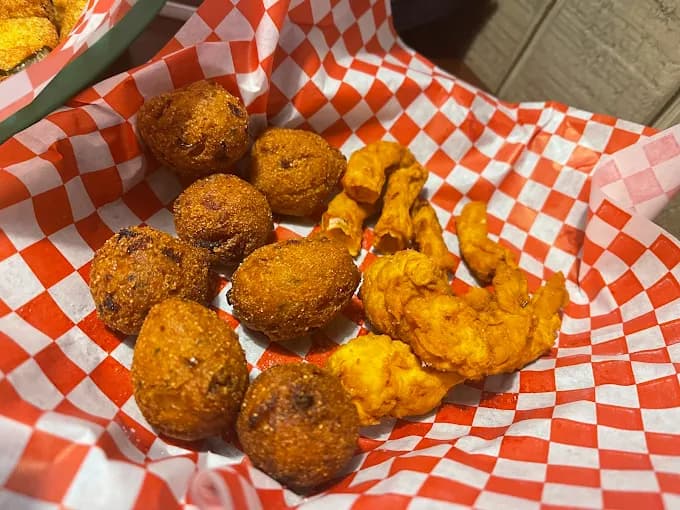 Sam's Southern Eatery in Nacogdoches