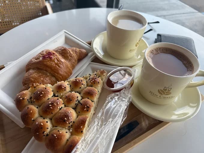 Bin Castle Coffee House