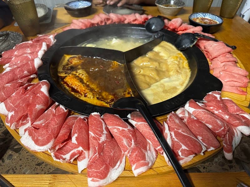 Golden Dragon Hot Pot 金龍火锅