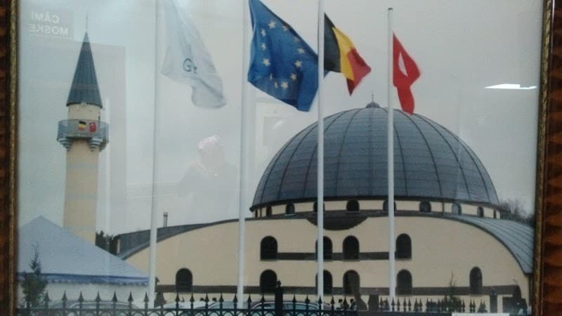 Yunus Emre Camii