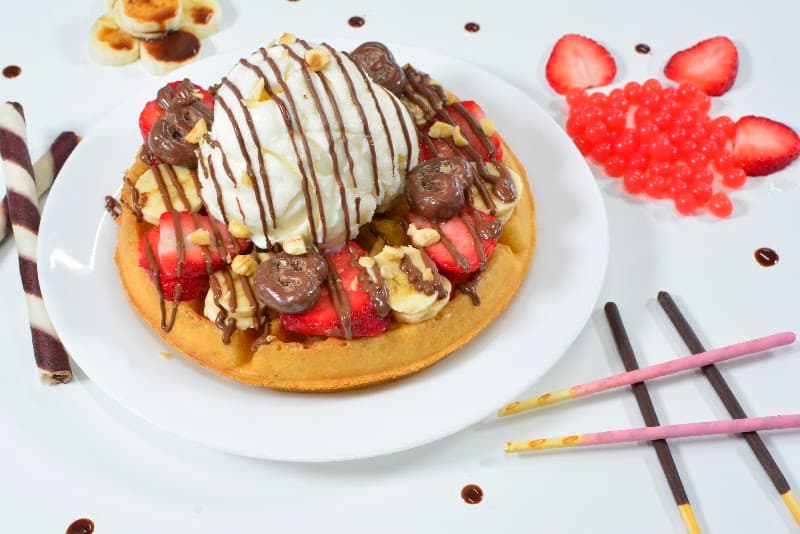 Roll Me Up Ice Cream & Desserts