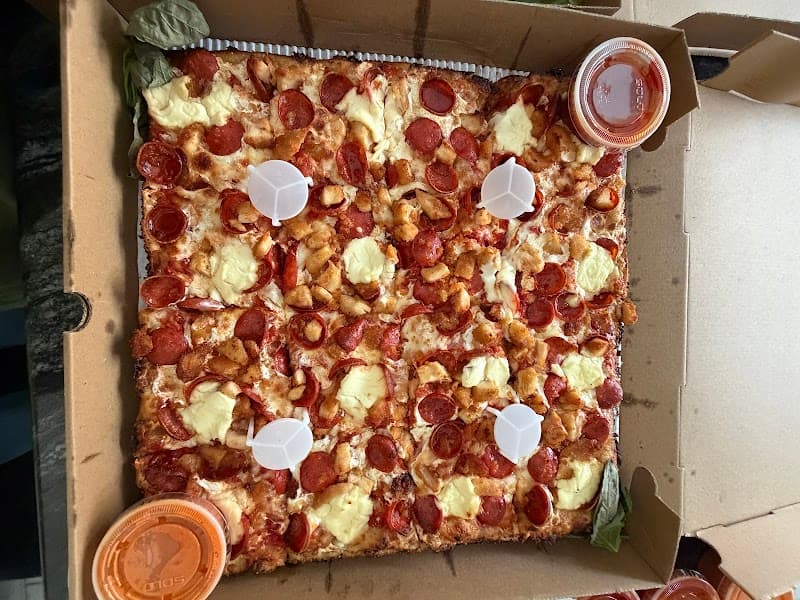 Grumpy’s Sourdough Pizza Co. in Saddle Brook