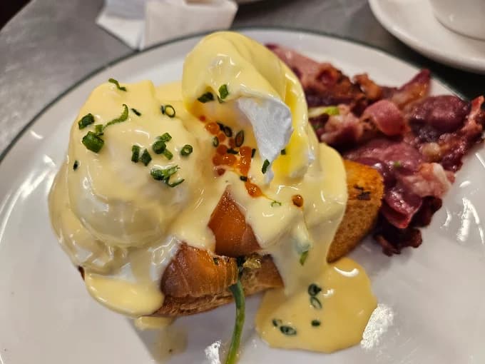 CULT Coffee & Brunch