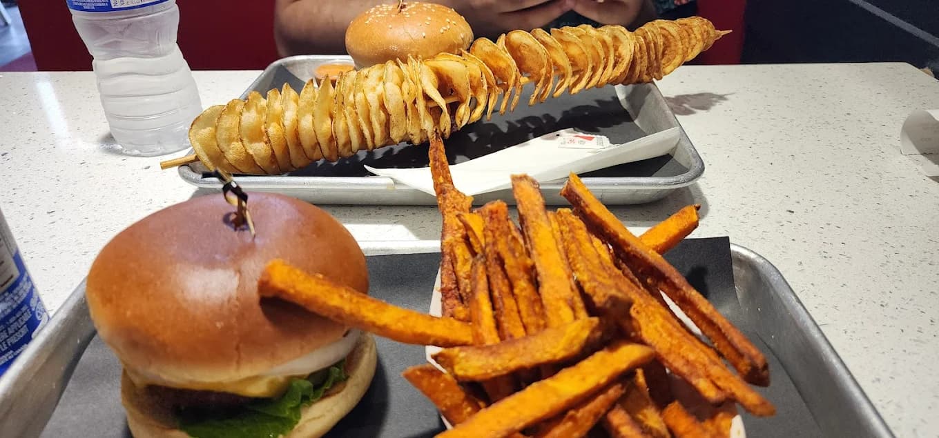 Photo of 6ix Burgers