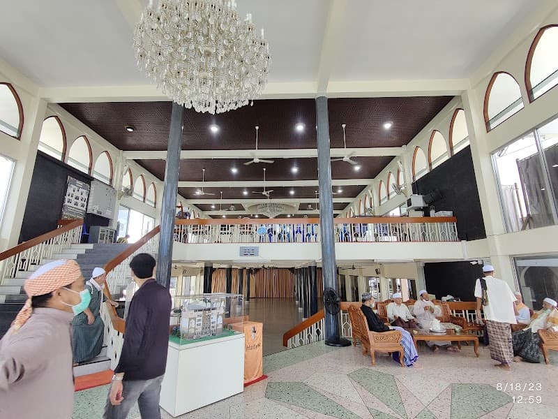 Masjid Emaratuddeen mosque in Khwaeng Samsen Nok, Krung Thep Maha Nakhon