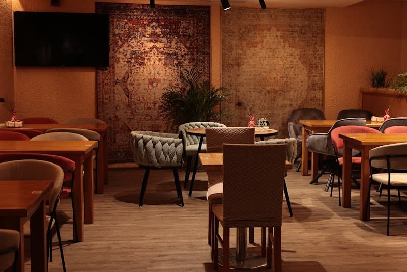 Oasis Prague Restaurant & Café