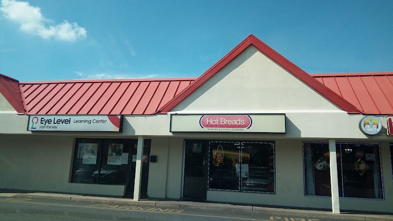 Hot Breads Bakery & Café in South Brunswick Township