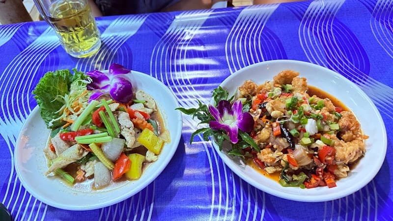 Yamgha Kitchen in Parknaum