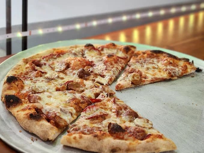 Bravo Pizza & More in Malden