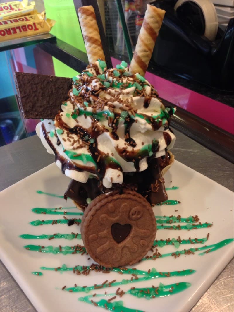 Cravings Desserts Parlour