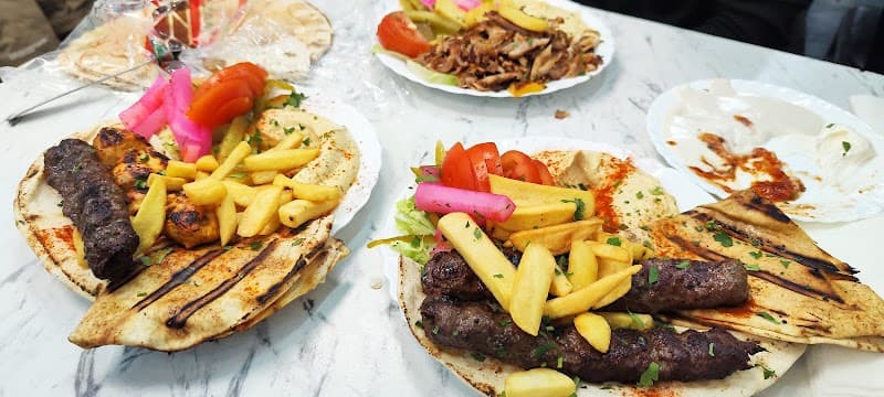Azzam Supermarkt & Restaurant