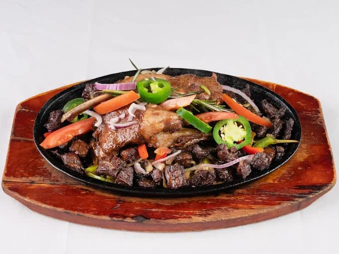 Lucy Ethiopian Restaurant & Lounge in Houston