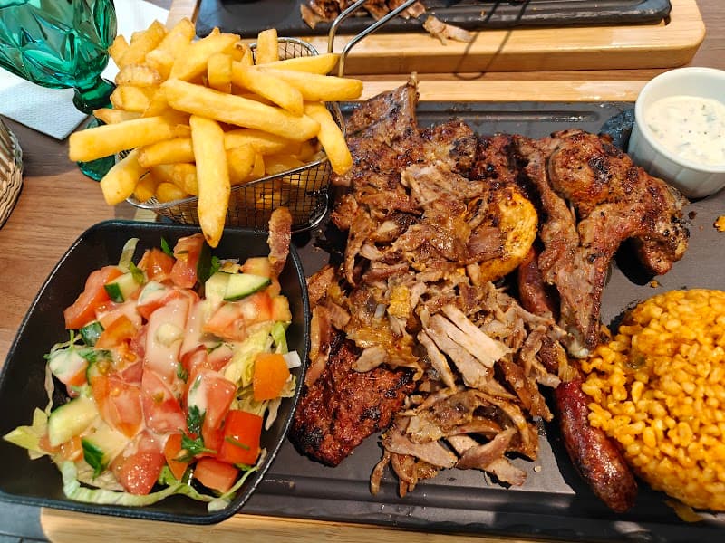 Le Pacha in Vincennes