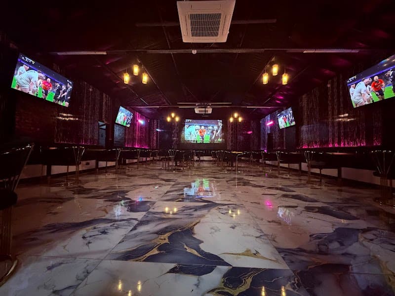 Layla's Lounge