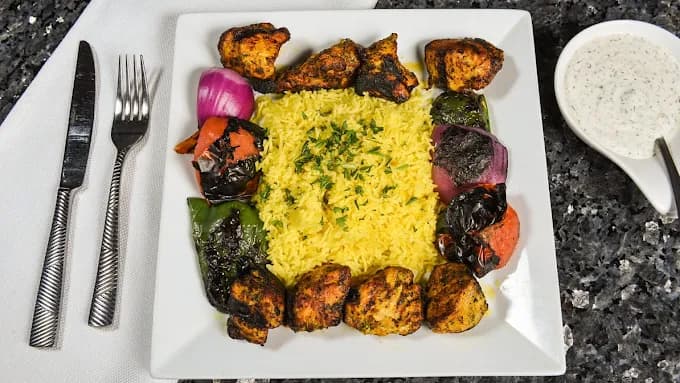 Makani Restaurant & Lounge