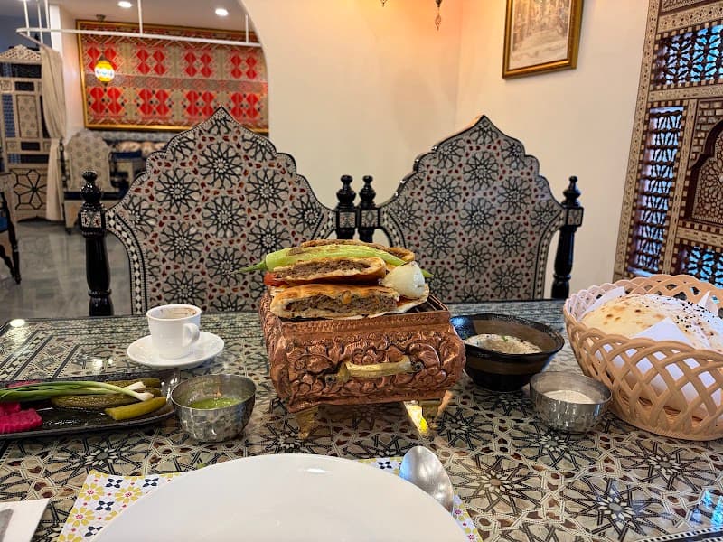 Arabesque in Klongtoey