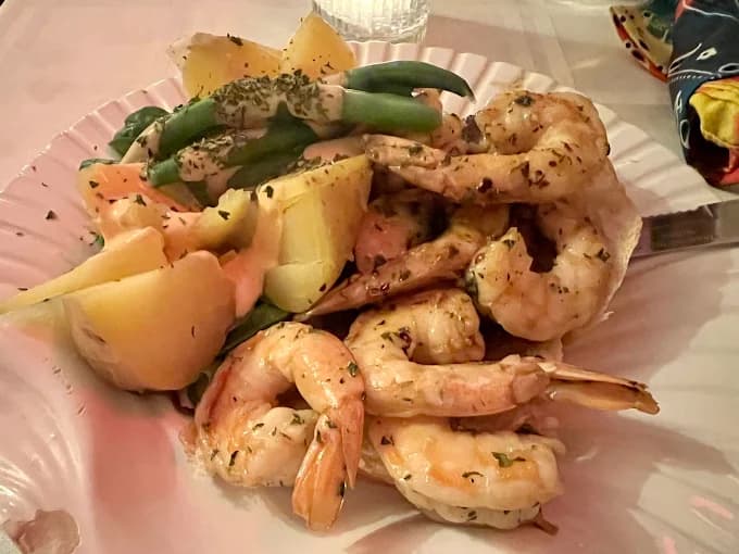 LaBinnah Bistro