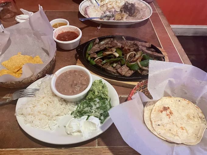 Dulcinea Bar & Grill