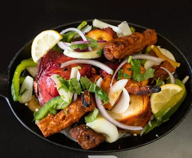 Taj Restaurant in Warren