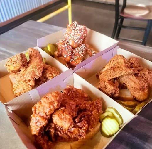 Photo of Hot Chicks House of Chicken