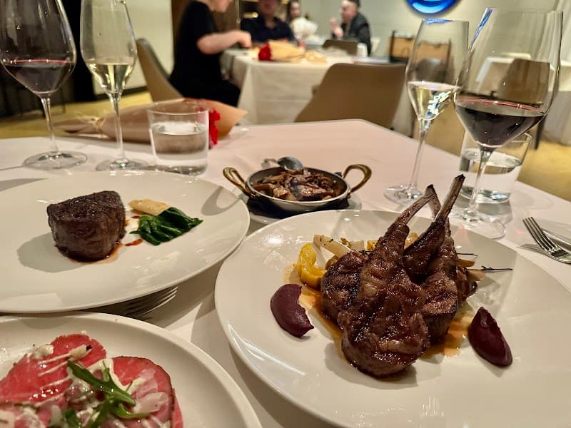 Elisa Steak House