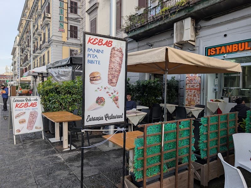 Chicken Hut in Napoli