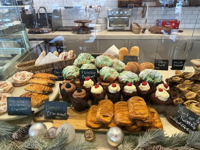 Yava Bakery & Café
