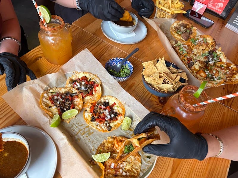 Hermanos Tacos