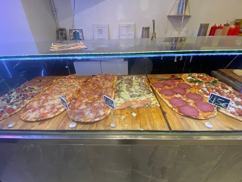I Fratelli Della Pizza 25
