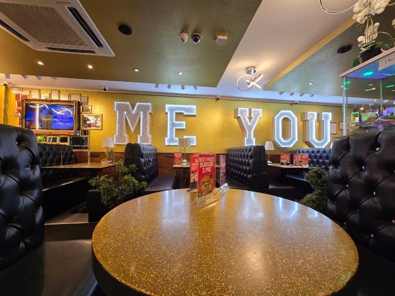 ME YOU / Desserts & Burgers