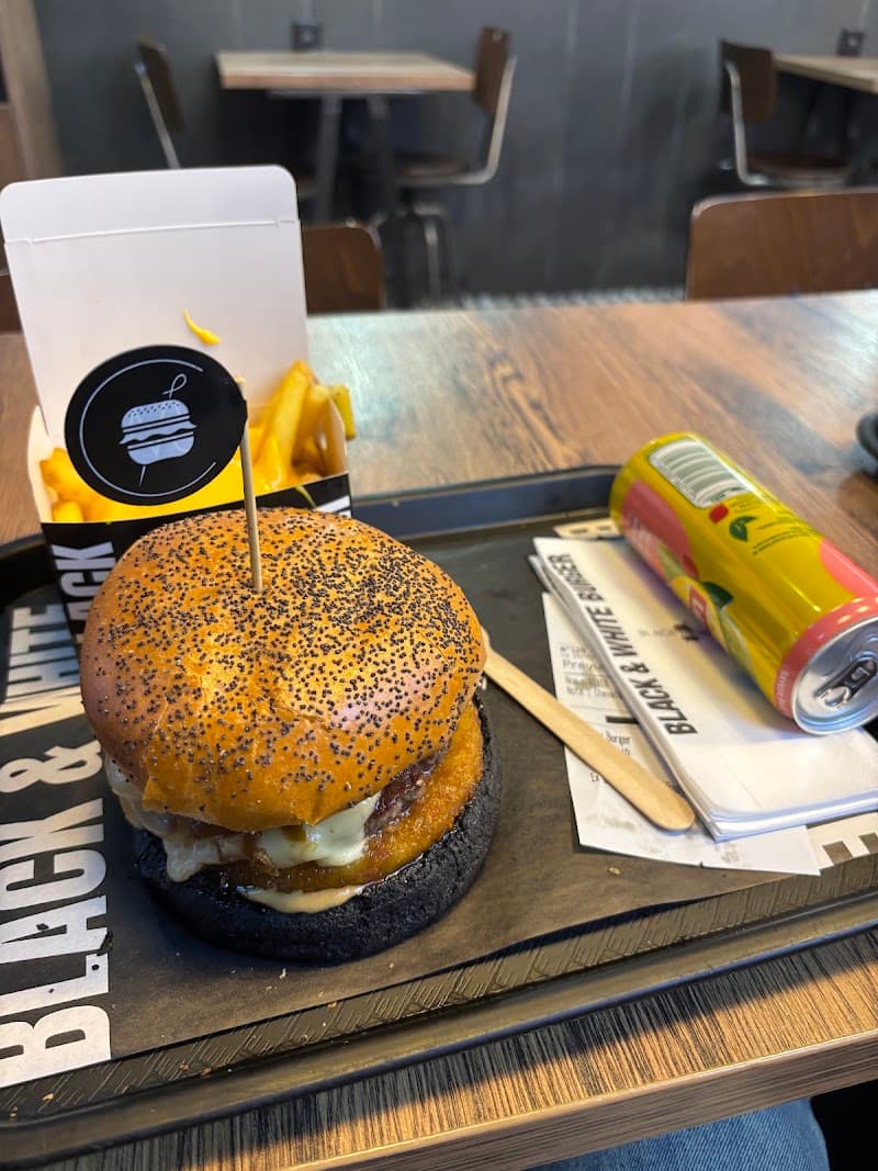 Black & White Burger in Lille