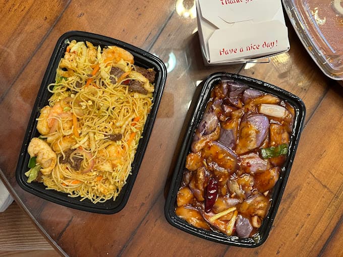 Halal Hunan Café