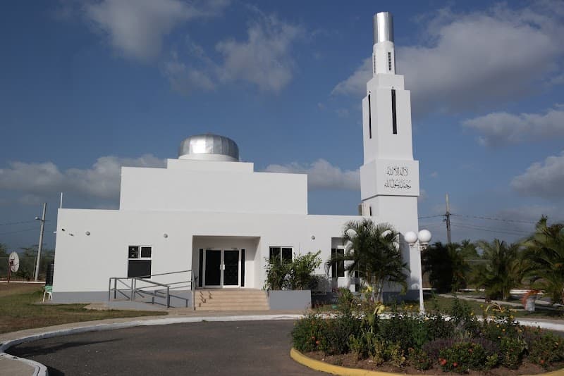 Mahdi Mosque mosque in Old Harbour, St. Catherine Parish