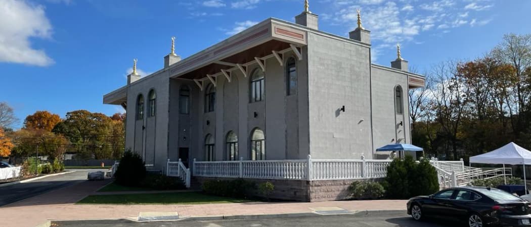 Suleymaniye Camii mosque in Dix Hills, NY