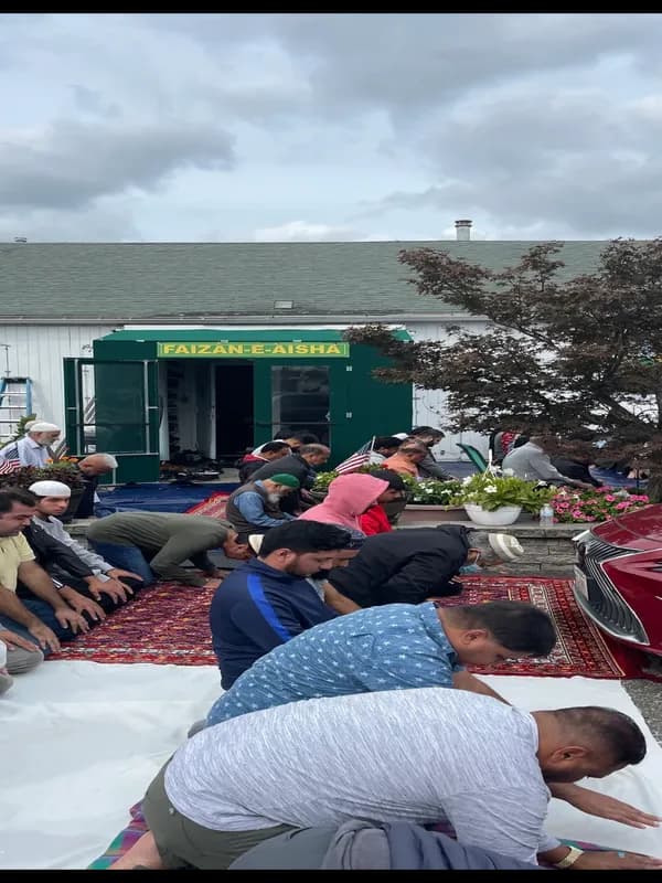 Faizan-E-Aisha Masjid mosque in Hicksville, NY