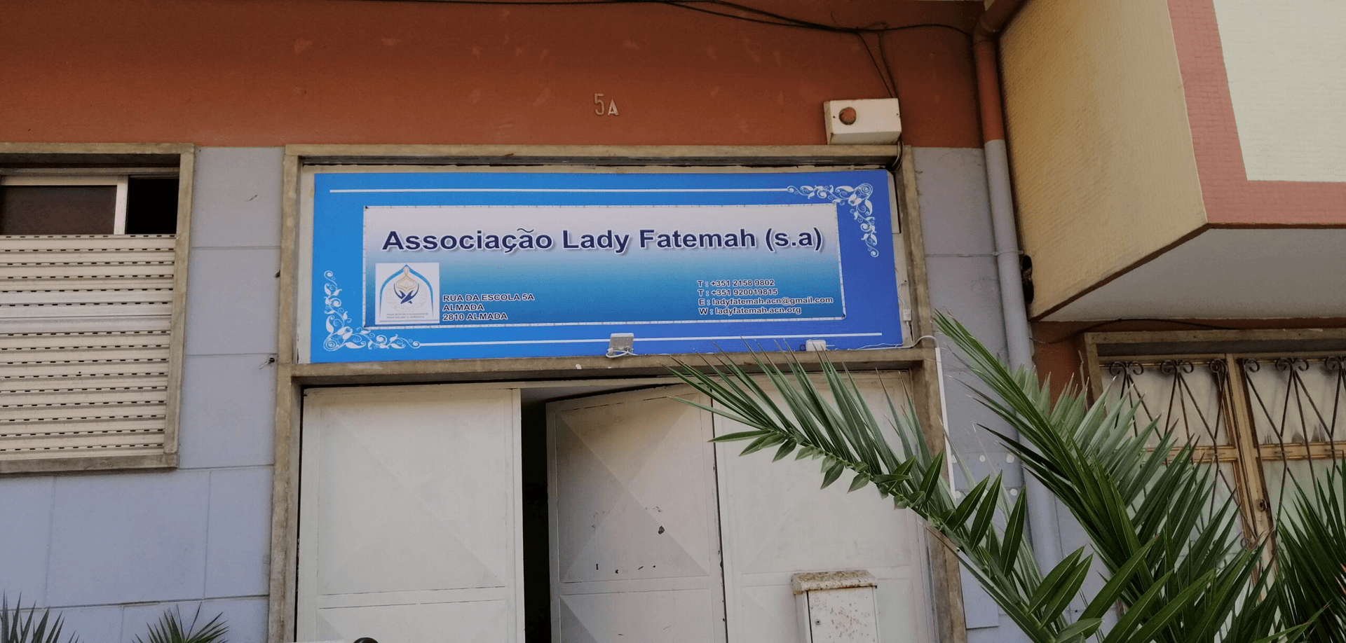 Associação Lady Fatemah Cultural Center mosque in Almada, Setubal