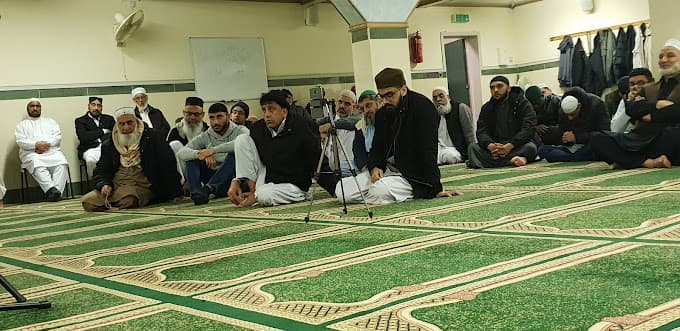 Al Madina Jamia Mosque mosque in Oldham, Greater Manchester