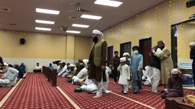 Faizan-e-Madinah mosque in Sacramento, CA