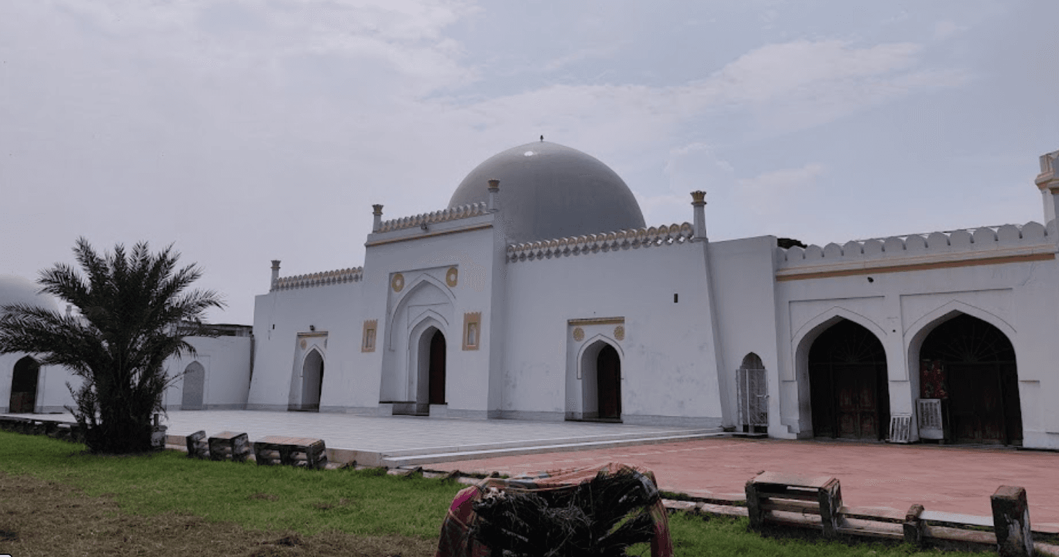 Shahi Masjid & Maulana Abdulmannan Academy mosque in Vasant Vihar, New Delhi