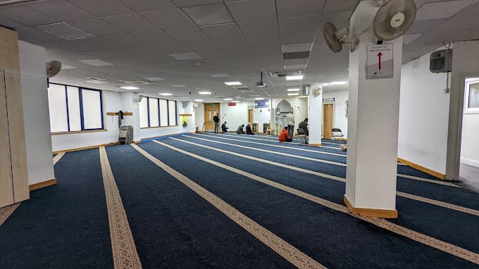 Masjid Al Jannah. mosque in Slough, Berkshire
