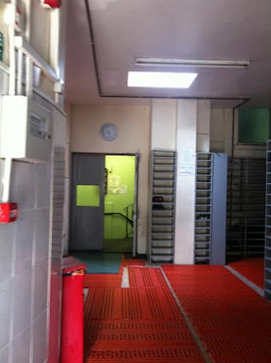 Markazi Mosque mosque in Poplar, Greater London